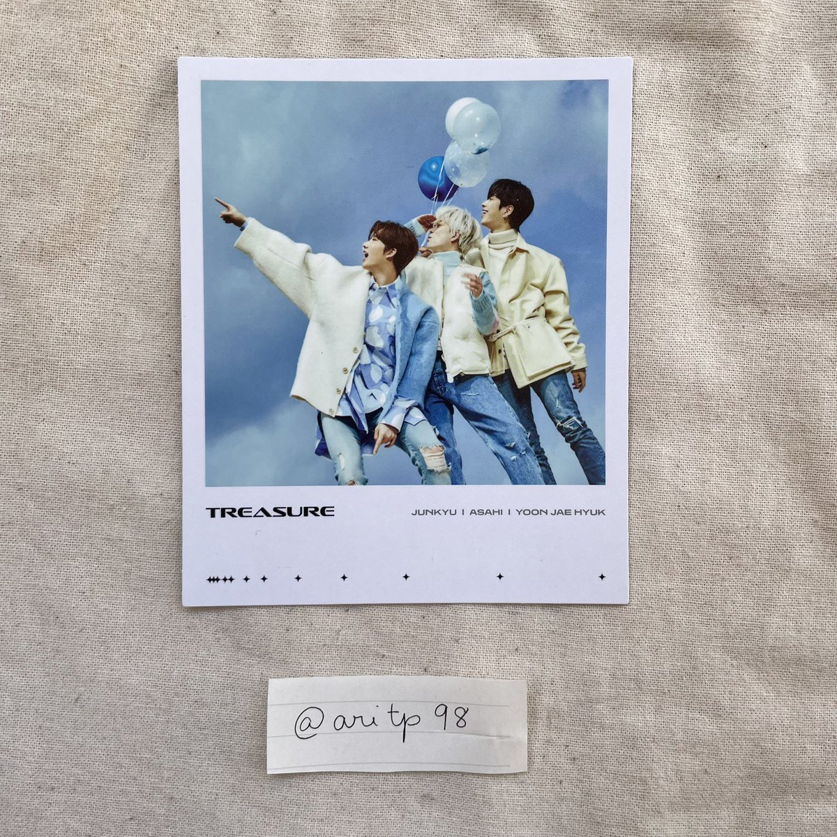 aritp98's tweet photo. [VENDO] POLAROIDS TREASURE

- polaroids oficiais 
- R$10 cada + frete
- sem avarias
📍posso entregar pessoalmente pra quem for de curitiba ou paranaguá! 

🏷️ treasure kpop yg venda pc https://t.co/ZEhbRvgdhs