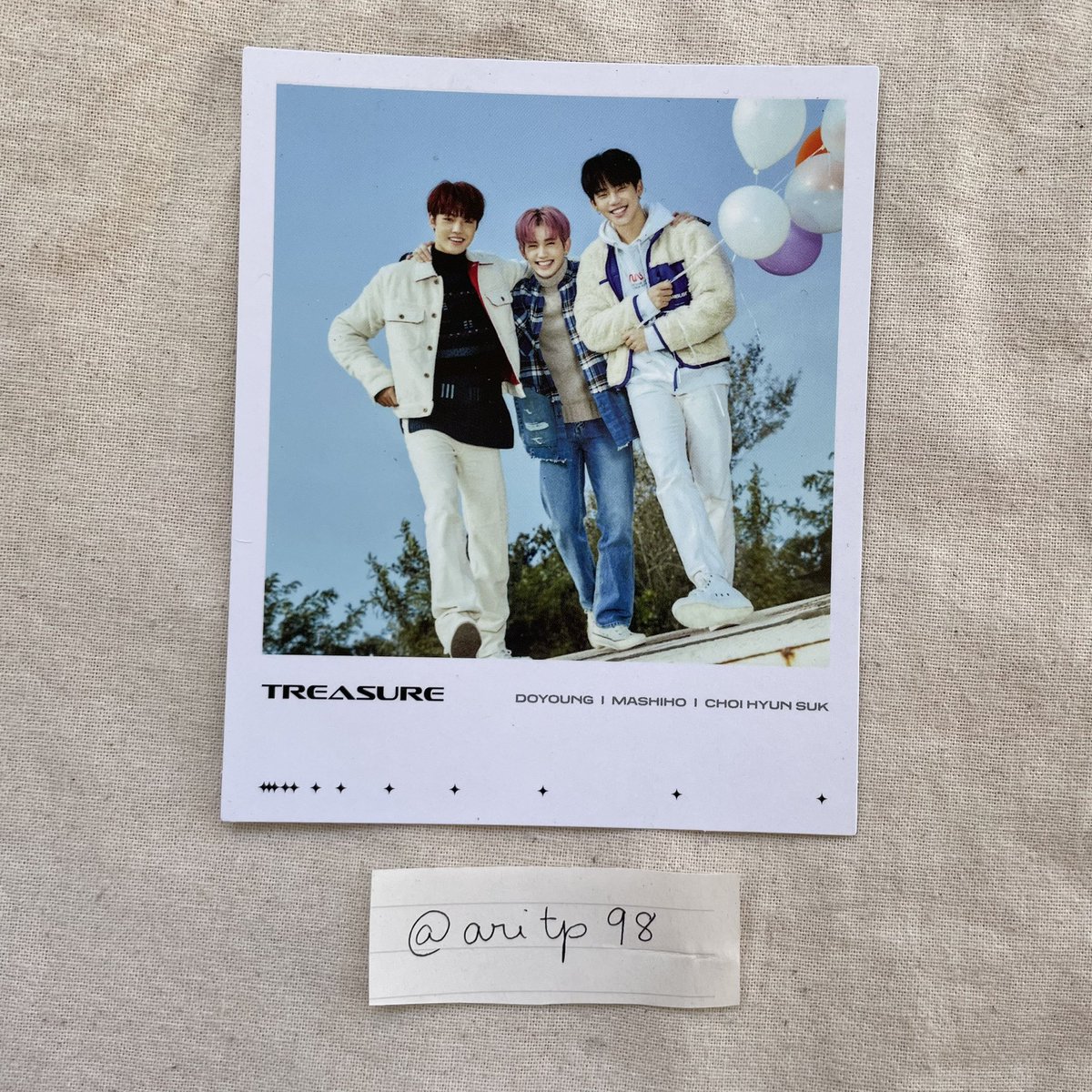 aritp98's tweet photo. [VENDO] POLAROIDS TREASURE

- polaroids oficiais 
- R$10 cada + frete
- sem avarias
📍posso entregar pessoalmente pra quem for de curitiba ou paranaguá! 

🏷️ treasure kpop yg venda pc https://t.co/ZEhbRvgdhs