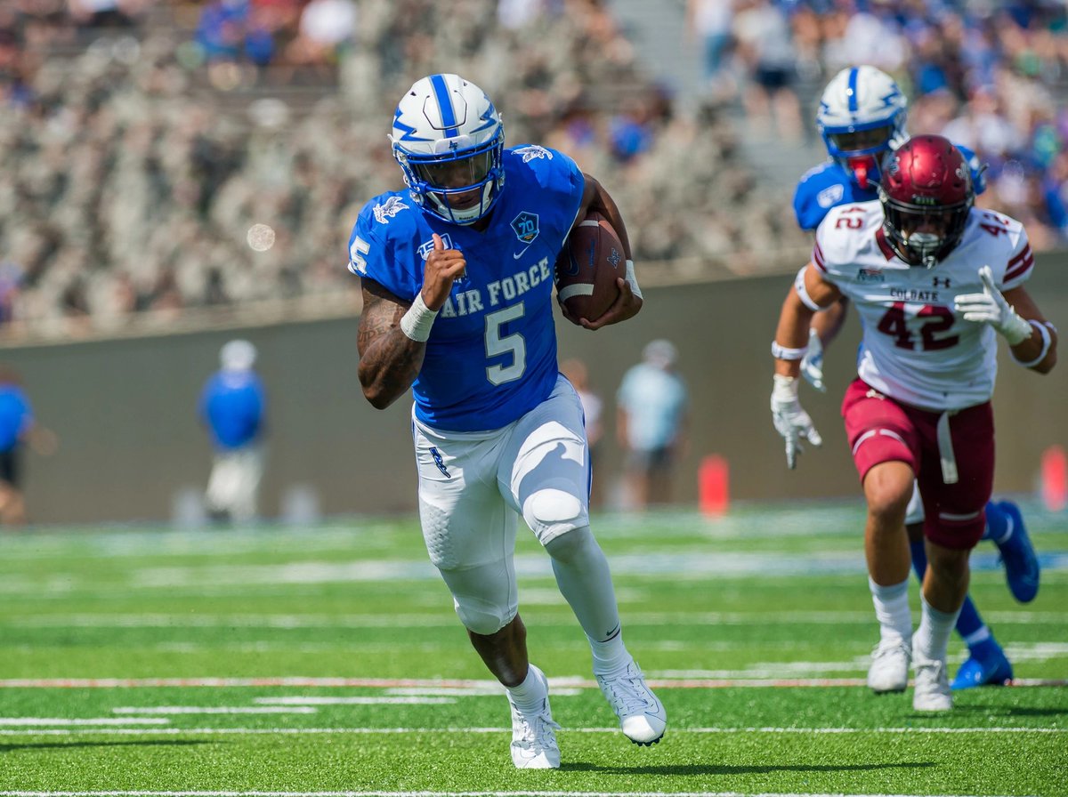 SSN_CollegeFB's tweet photo. The 2019 AP Poll was the first time that 2 service academies finished the season ranked in the Top 25 since 1958🤯 https://t.co/3LGyhzvtVe