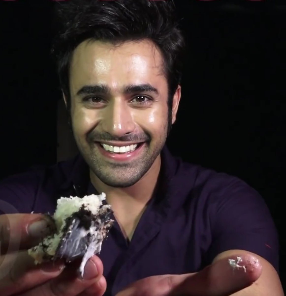 Trend khtm hony Sai pehly ye cake Bhi khalo 
HAPPY BIRTHDAY PEARL V PURI
#PearlVPuriAllahOut