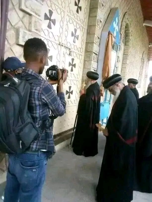 Daniel Alemayehu (@daniela96778402) on Twitter photo የትግራይ ካህናትና ጳጳሳት በብጱዕ አባታችንና በልዑካን ቡድናቸው ላይ የቤተክርስቲያን በር እንዲዘጋባቸው አድርገዋል!! ይሄ ነገር በርግጥም ፖለቲካዊ ይዘት እንዳለው ያሳያል! እውነት ትግራይ ውስጥ ፖለቲከኛ እንጅ የእምነት አባት የሌለ ሆኖ ነው ?? የትግራይ ካህናትና ጳጳሳት በብጱዕ አባታችንና በልዑካን ቡድናቸው ላይ የቤተክርስቲያን በር እንዲዘጋባቸው አድርገዋል!! ይሄ ነገር በርግጥም ፖለቲካዊ ይዘት እንዳለው ያሳያል! እውነት ትግራይ ውስጥ ፖለቲከኛ እንጅ የእምነት አባት የሌለ ሆኖ ነው ??