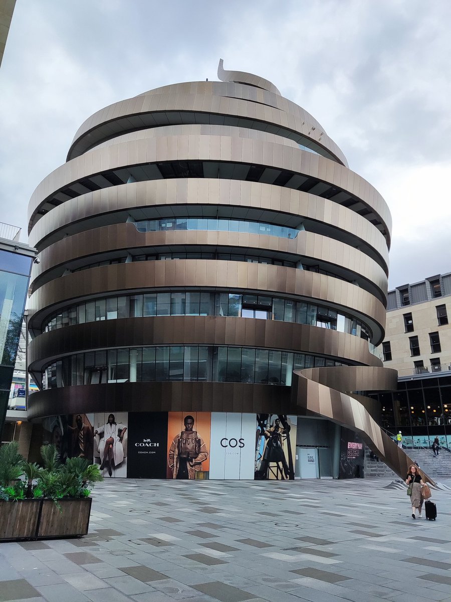 Day 1 of the visit to Edinburgh as part of our ESRC-funded project on 'repurposing city centres' included a discussion with the developer of St James Quarter, a new major development in the city centre. A different perspective on city development, but certainly really insightful!
