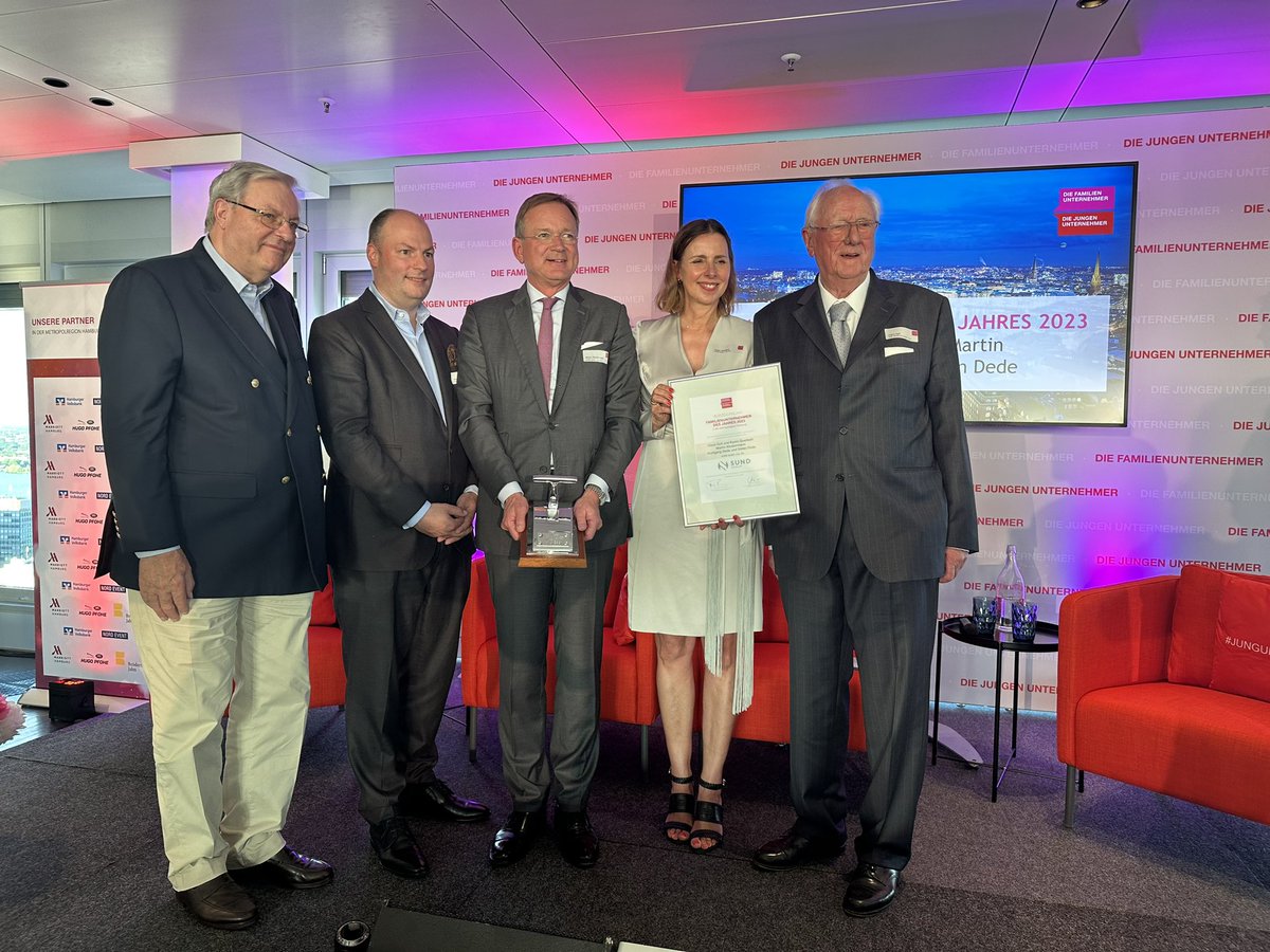 „Familienunternehmer des Jahres 2023“ in der Metropolregion Hamburg! 🍾

Wir gratulieren Karen Queitsch, Martin Klostermann und Sören Dede, alle gemeinsam in der Leitung des Familienunternehmen SUND Group, herzlichst zur Auszeichnung!

<a href="/FamUnt/">DIE FAMILIENUNTERNEHMER</a> #Wirtschaft #familienunternehmen