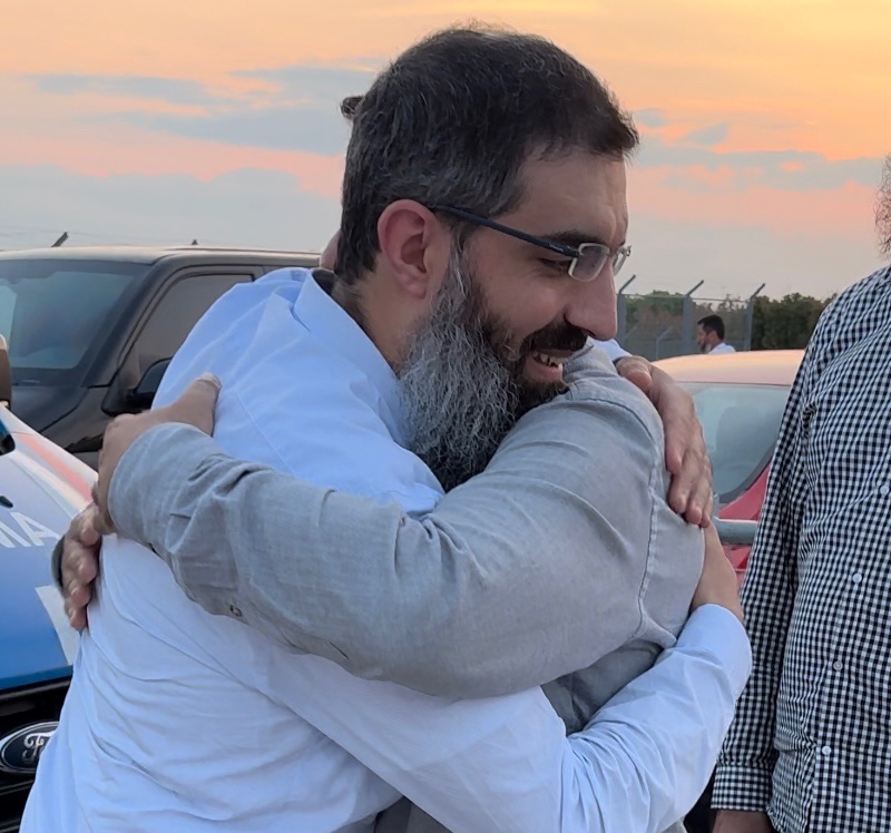 tevhidgundemi's tweet photo. 11 yıllık hukuksuzluk son buldu, 
Ebu Hanzala hoca tahliye oldu!
https://t.co/ZpJ4Ph2IEj https://t.co/SNf1H4aLL9