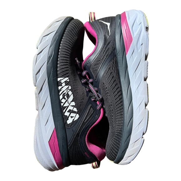 MagalyD17's tweet photo. So good I had to share! Check out all the items I'm loving on @Poshmarkapp #poshmark #fashion #style #shopmycloset #hokaoneone #covergirl #pacsun: https://t.co/ERZba7KmRp https://t.co/29rWUxmmfg