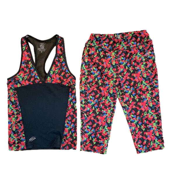 MagalyD17's tweet photo. So good I had to share! Check out all the items I'm loving on @Poshmarkapp #poshmark #fashion #style #shopmycloset #hokaoneone #covergirl #pacsun: https://t.co/ERZba7KmRp https://t.co/29rWUxmmfg