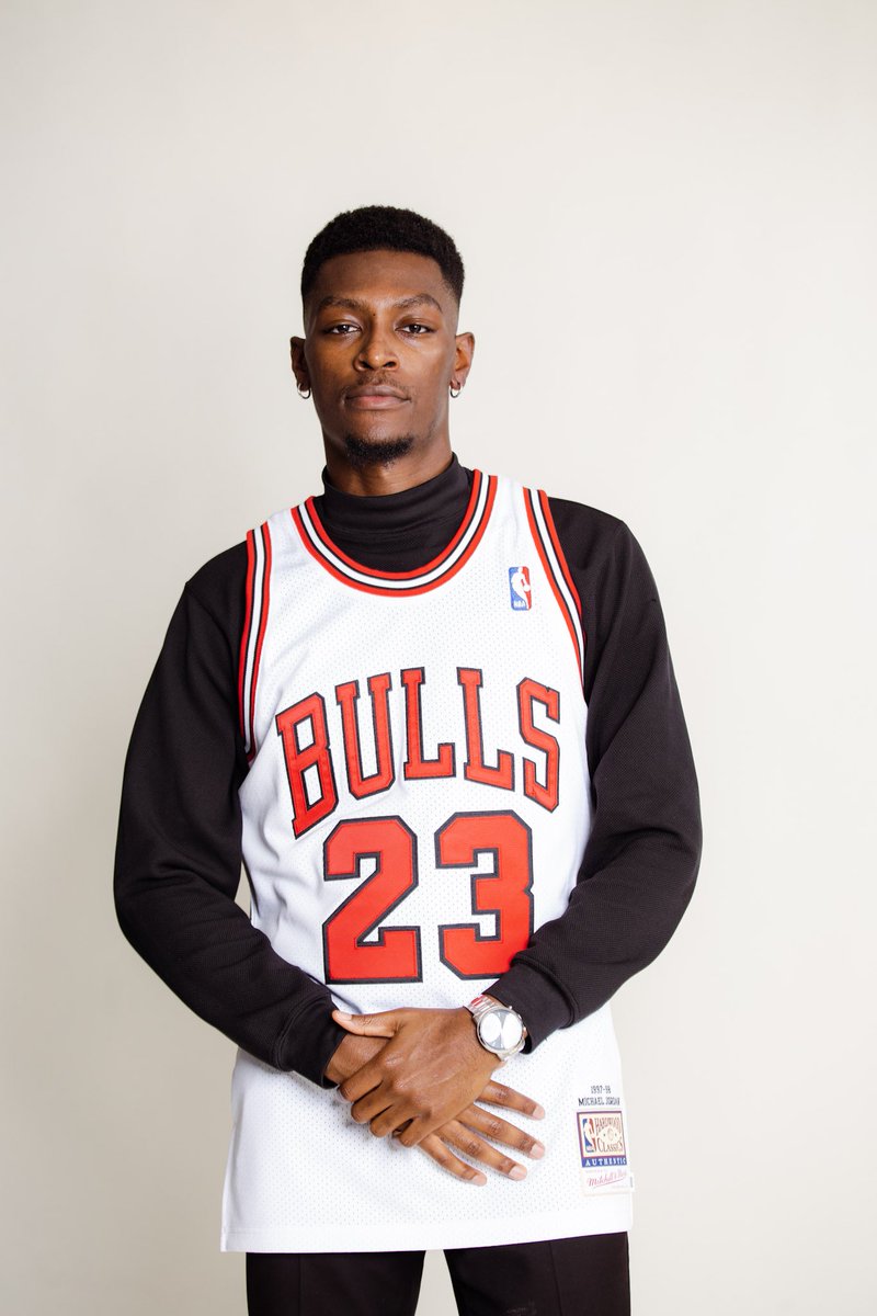 DynamicDami_'s tweet photo. Another year blessed, another year fresh!  #JordanYear 🎈 https://t.co/ifCX5UdW5v
