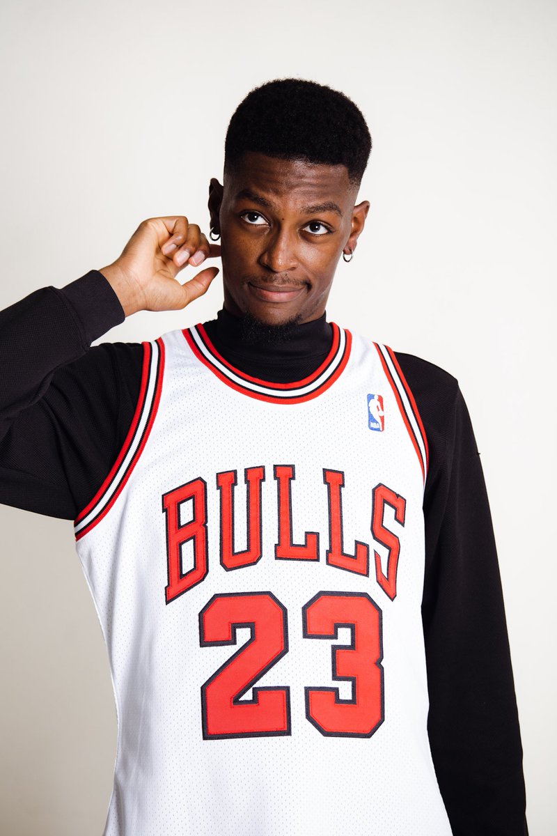 DynamicDami_'s tweet photo. Another year blessed, another year fresh!  #JordanYear 🎈 https://t.co/ifCX5UdW5v