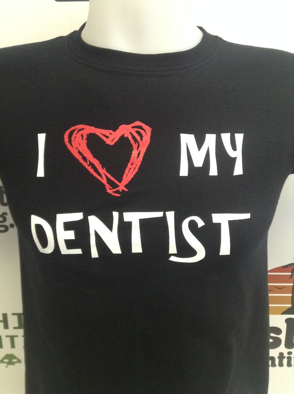 tshirtprinting_'s tweet photo. A simple, cute, and effective way to get some exposure for your profession. Put a smile on someone’s face today! 
#tshirtprintingcompany.com👕⁠

#ScreenPrintingVancouver #ScreenPrinting
#YVR #dentist #smile #workshirt #merch #funforyou #funshirt https://t.co/XQrFoF0hPW