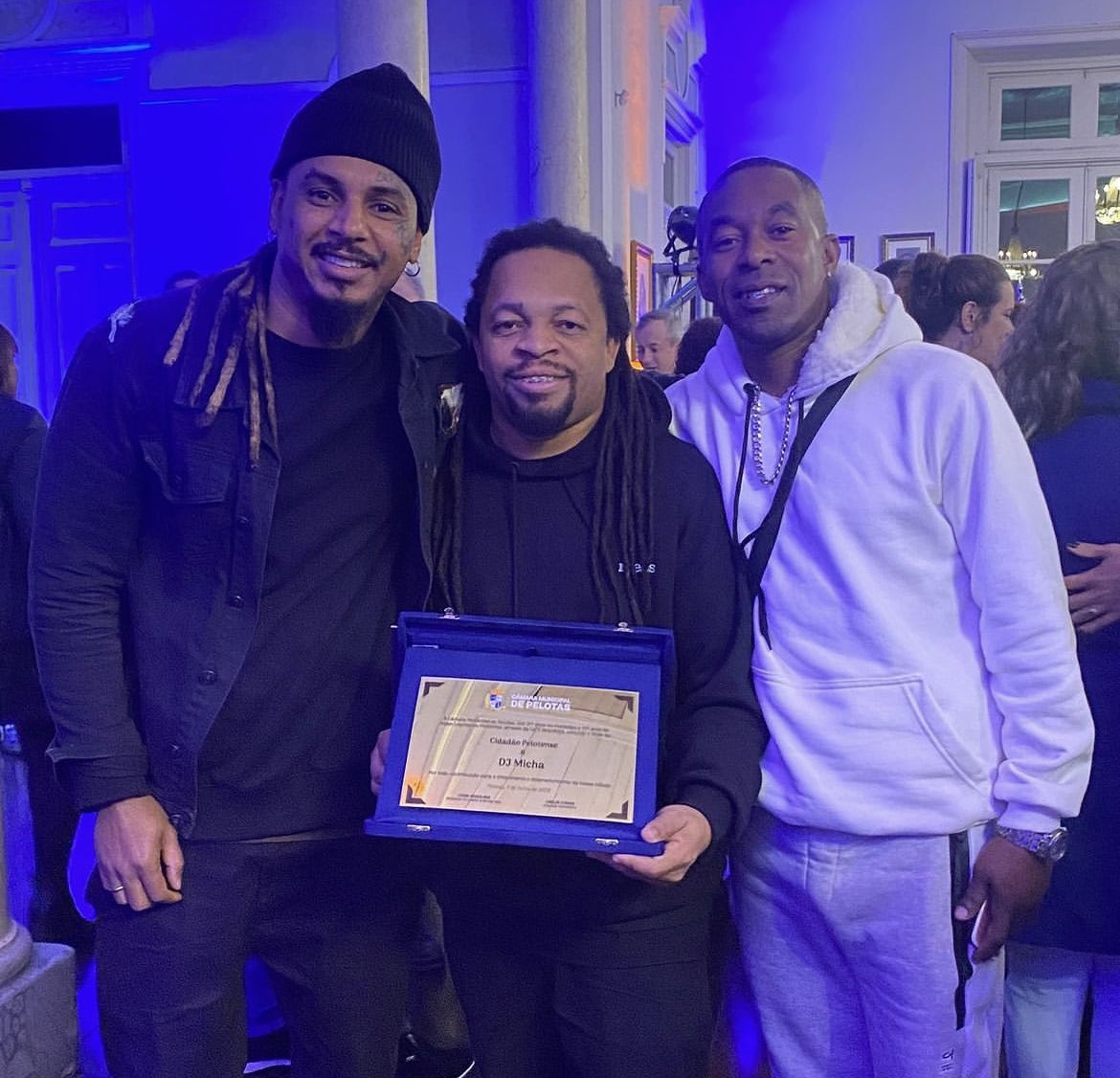 Homenagem merecidíssima, te amo meu irmão <a href="/djmichacnr/">DJ MichaCNR</a>, tu é gigante!
Orgulho em poder ser teu amigo ❤️
