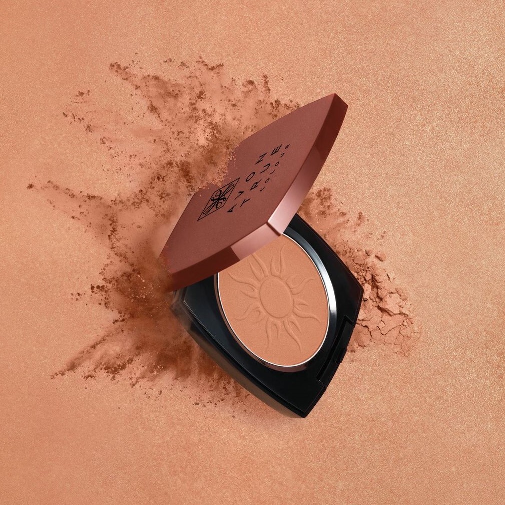 Love that 'dewy' finish?
Add a few drops of highlighter under your foundation for that healthy, glowing look! ✨
I've got just the thing to help 
wu.to/uP7EBx
#BeautyAZ #DewySkin #Avon