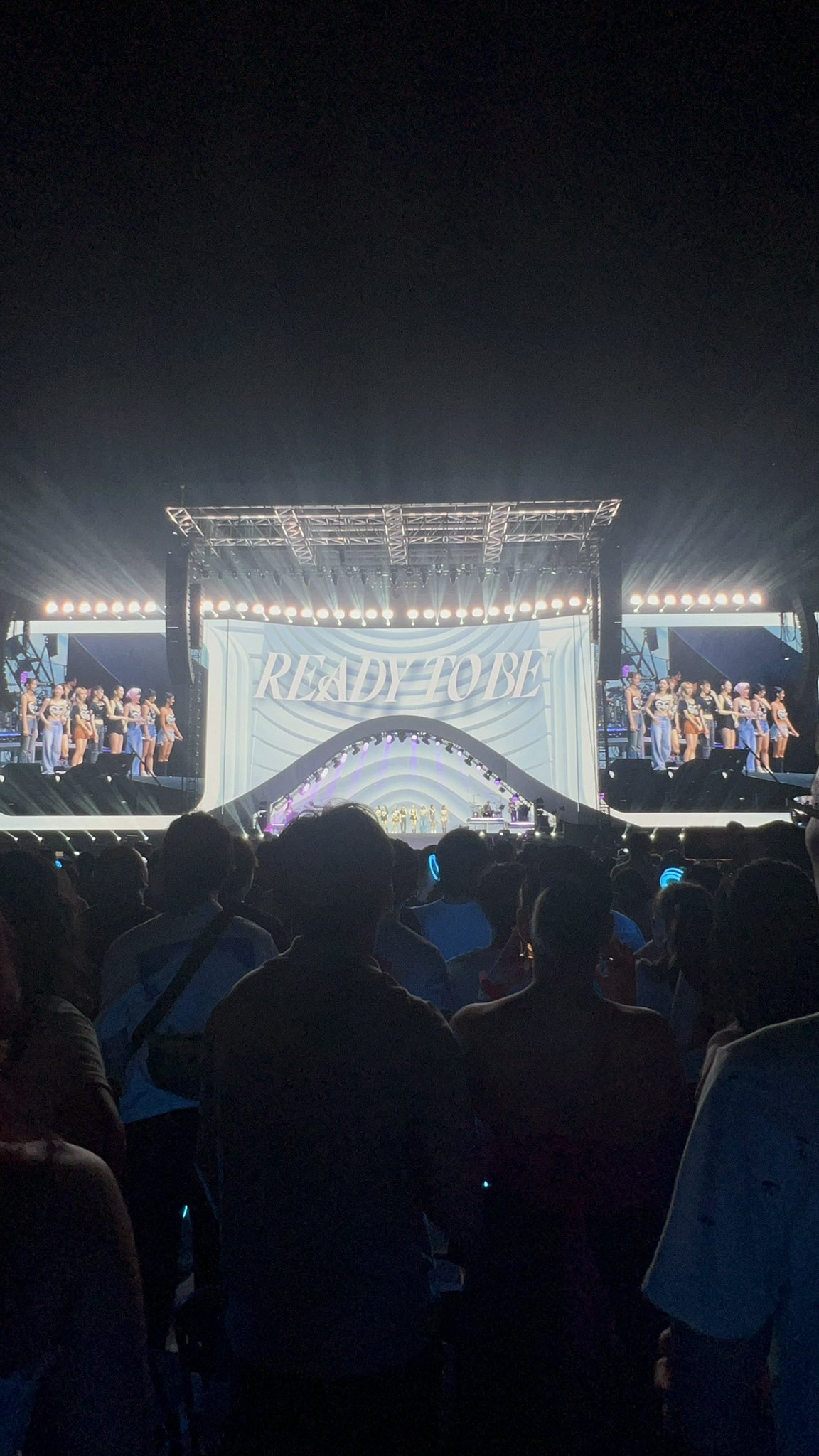 fish-spends-too-much-money-on-korean-girls-on-twitter-still