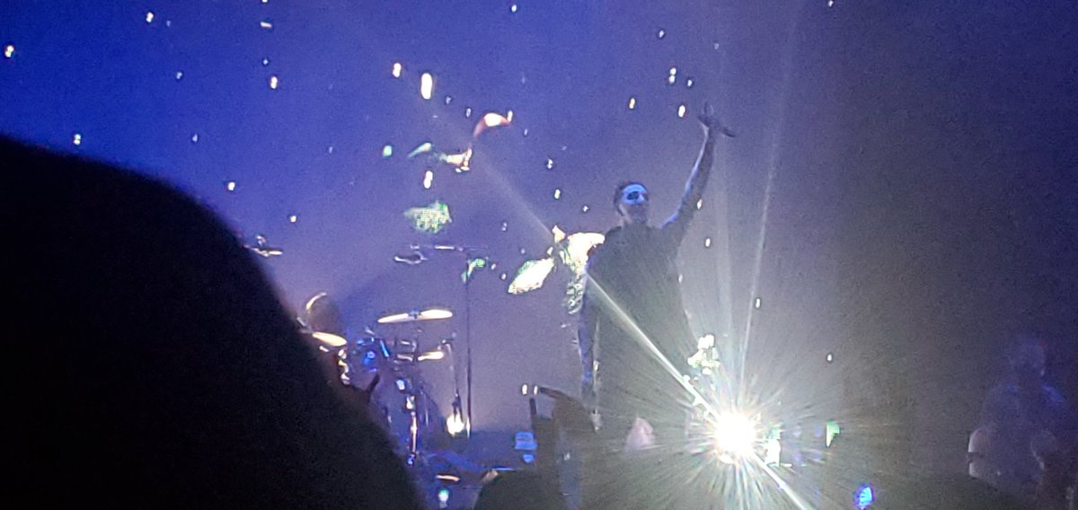 TheAustinator20's tweet photo. Going to see @MIWband for the 2nd time on the 18th and Des Moines!!! This time is more special though since MIW is my brother's favorite band and he's super excited to finally see @ChrisMotionless in person! 🤘🏻🤘🏻

Here's my favorite pic when I saw them the first time last year 🤘🏻 https://t.co/yF4rYNN9sW