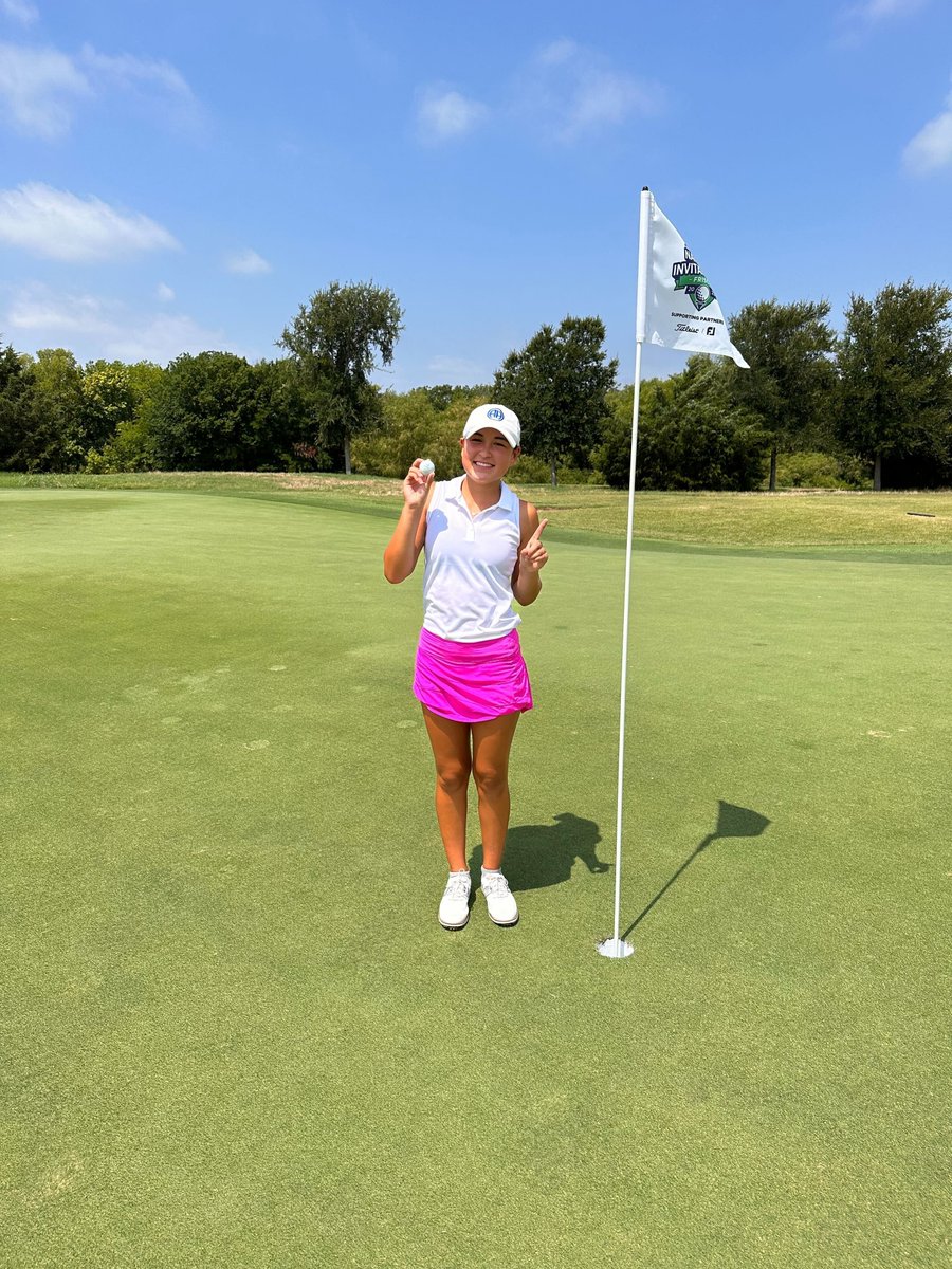 We have an ACE at the 2023 Girls National High School Invitational. 🚨 

Jordan Sandoval sunk this hole-in-one on the 141-yard third hole at <a href="/oagc_tribute/">Golf Clubs at The Tribute</a> with her 8-iron!  

➡️ Follow along with live scoring: golfgenius.com/pages/93753377…