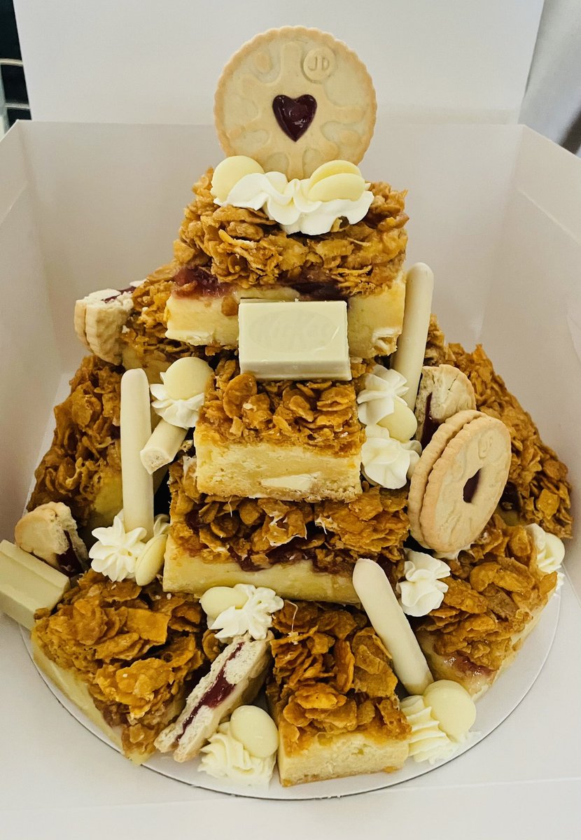 AbbiesCheeseca1's tweet photo. BLONDIE STACK CAKES 🍰
Now available to order‼️ https://t.co/C60cQXKxT4