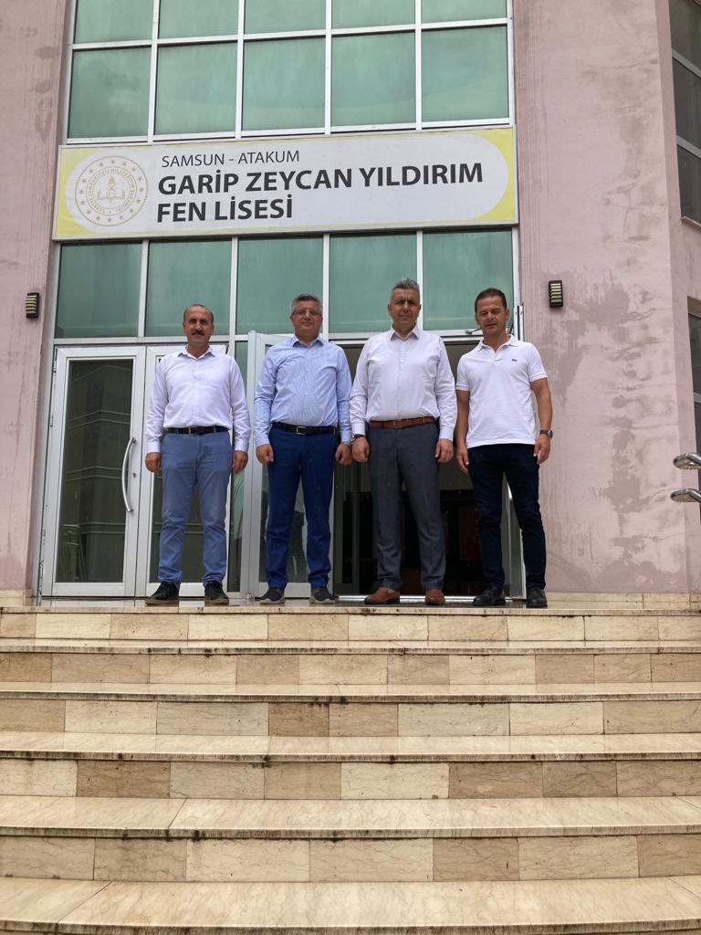 SamsunGZYFenLis's tweet photo. İl M. E. Md. Sn. Dr. Murat AĞAR  ve İlçe M. E. Md. Sn. M. İrfan YETİK 
 okulumuzda açılan 12. Sınıf Yaz  Destekleme ve Yetiştirme Kurslarını  ziyaret ederek öğrencilerimizle bir araya geldiler. İlgi ve destekleri için Müdürlerimize teşekkür ediyoruz.
@muratagar60
@irfanyetik55 https://t.co/kjJEoi9P9S