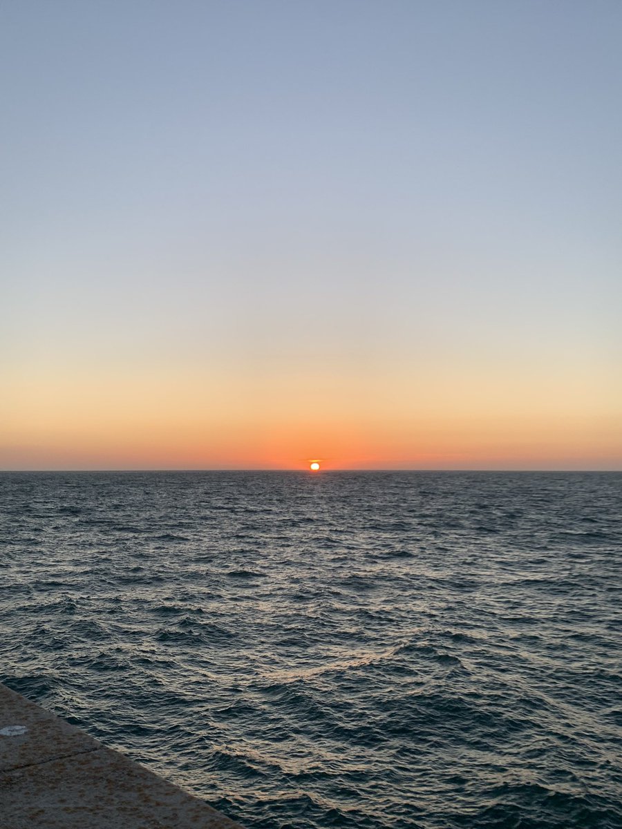 reyesgav2's tweet photo. Los atardeceres en Cádiz son ❤️‍🩹 https://t.co/WkR9rz2DV1