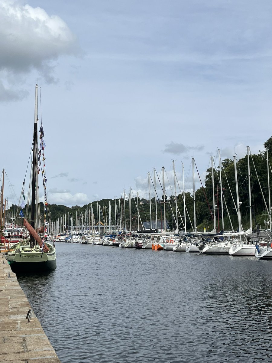Mathildegzvr's tweet image. Hier j’étais à la Fête du Grand Lejon à Saint Brieuc !
L’occasion de mettre en valeur le monde marin 🎣mais aussi les traditions bretonnes.