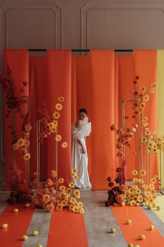 FianceeBodas's tweet photo. Ideas para decorar el área de la ceremonia de bodas con paneles multicolor. https://t.co/C95O3mCYMC