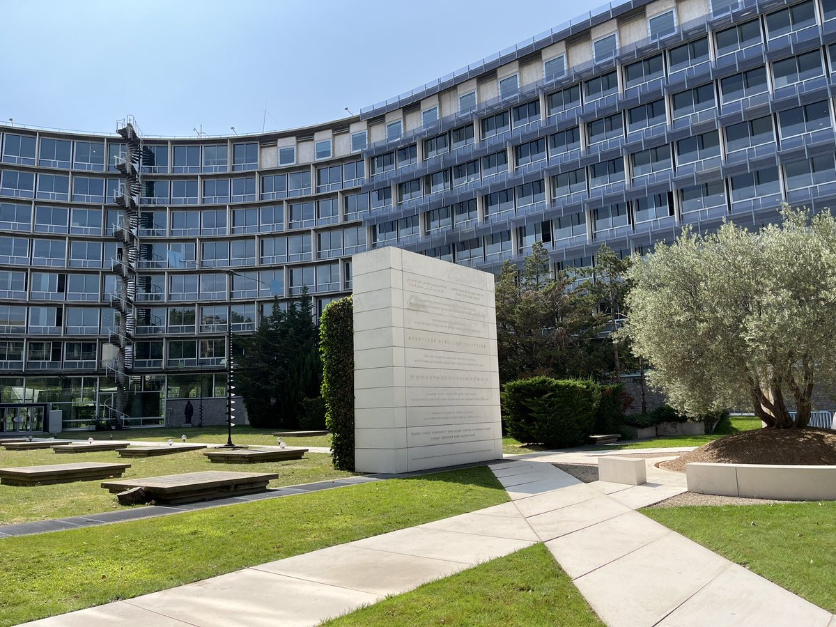 JulianCaletti's tweet photo. Special day today @UNESCO in Paris!

„Since wars begin in the minds of men, it is in the minds of men that the defenses of peace must be constructed.“ 🇺🇳❤️

Can‘t wait to offer more trainings here in the future! https://t.co/7r6hUGhpKa