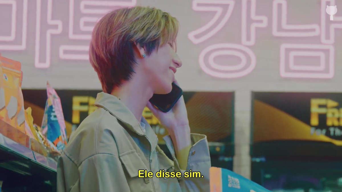 KHA0TIC0's tweet photo. certeza que na cabeça do thames eles ja tão namorando chamou o mon ate pra conhecer a avó dele 🗣🗣🗣 #LowFrequencyEP1 https://t.co/YguWqZXp1Q