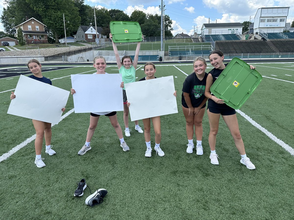Mogadore_Cheer's tweet photo. Week 2 of Cheer is in full swing!  These girls have been working so hard.  We are so excited for football season!  🏈🐾💚 https://t.co/B31aOa98ol