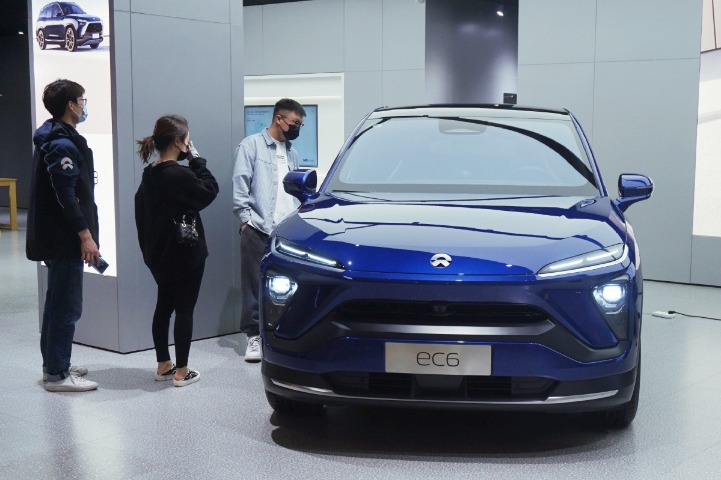 PDChinaBusiness's tweet photo. Retail sales of new energy vehicles (NEVs) in China jumped 25.2% YOY in June, data from the China Passenger Car Association showed.

About 665,000 NEVs were sold in China last month, which represents a month-on-month growth rate of 14.7%. https://t.co/XOua3XI7gR