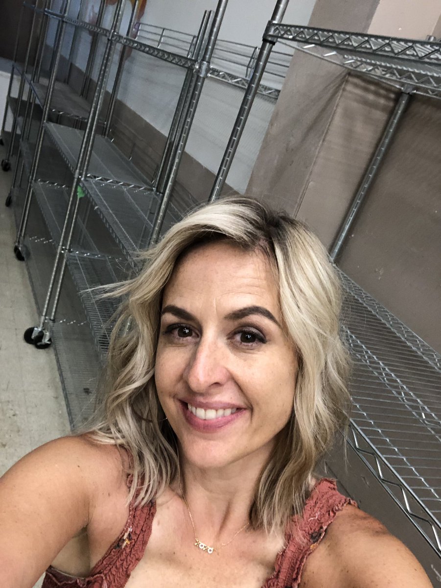 Food4KidsHamOnt's tweet image. Empty shelves but that’s ok!  We’re still smiling ☀️Through our summer program, we send grocery cards to every student we support. #summerprogram #weekendswithouthunger