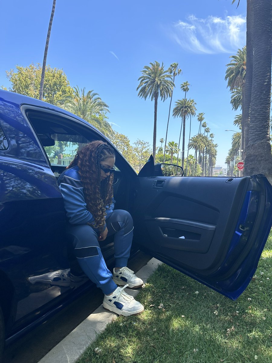 _rayvinrose_'s tweet photo. You know I know the game, I ain’t no rookie https://t.co/hyqRBF9T7T