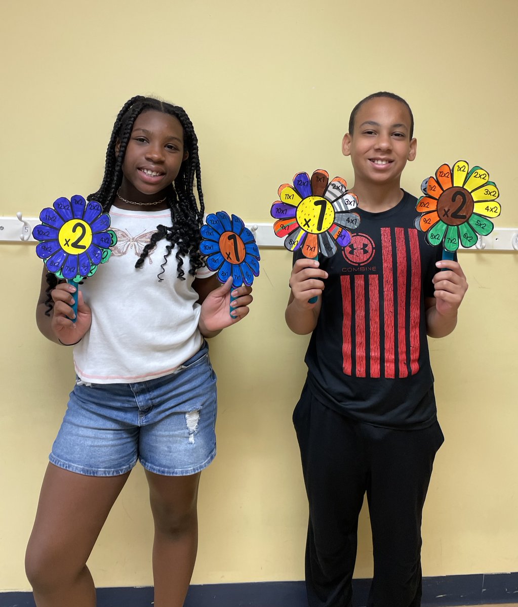 ArtsElementary's tweet photo. Our Summer Camps are off to a great start! Mrs. Russel's STEAM Campers were tasked with working as a whole group to see how tall a structure they could build using only index cards. Miss Gallo's Math Campers created Multiplication Flowers! https://t.co/irZ5rgr199