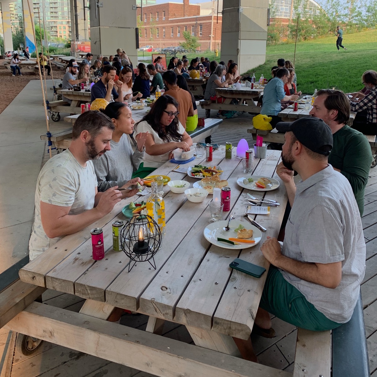 Communal Table at The Bentway 🍽️  AUGUST &amp; SEPTEMBER tix go on sale TOMORROW - mailchi.mp/thedepanneur/2…