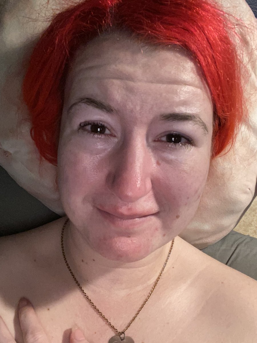 TayruhBee's tweet photo. @taylorswift13 @JoeyKing saw a long live KC vid &amp; cried like I did being in nash for the SN announcement 😭this has always been my stan album, long live always my #1, met my husband playing D&amp;D fighting dragons, our wedding sign said remember this moment. Ilysm Taylor this is such a special era to us💜😭 https://t.co/lsXCst4R4f