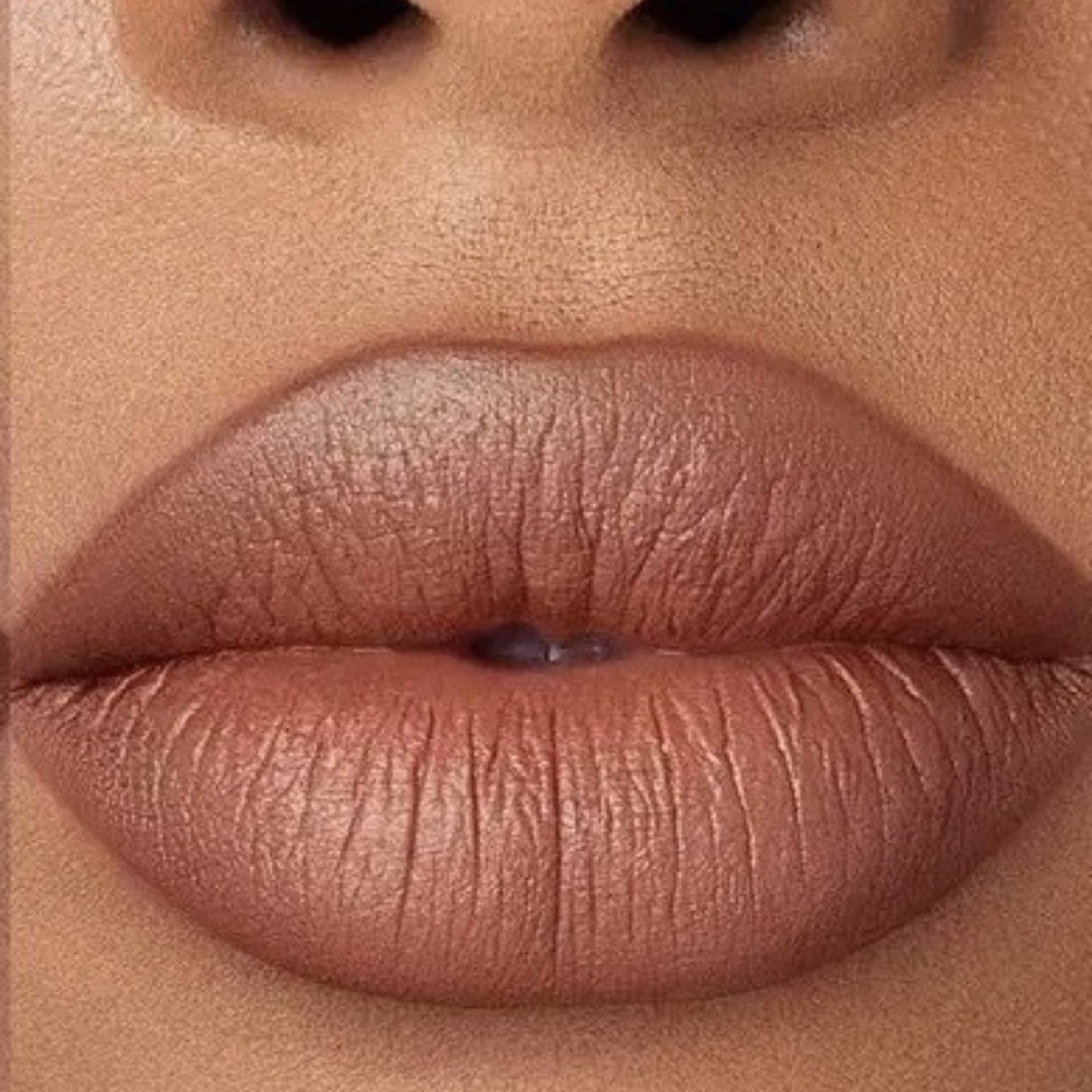 ABHcosmetics's tweet image. which #ABH lipstick shade makes you feel like you can take on the world? 💄

from now until 7/14, get a FREE Toffee Matte or Soft Brown Satin #ABH lipstick with purchases $60 or more 💖 Shop online at bit.ly/3PYf3st 🛍️