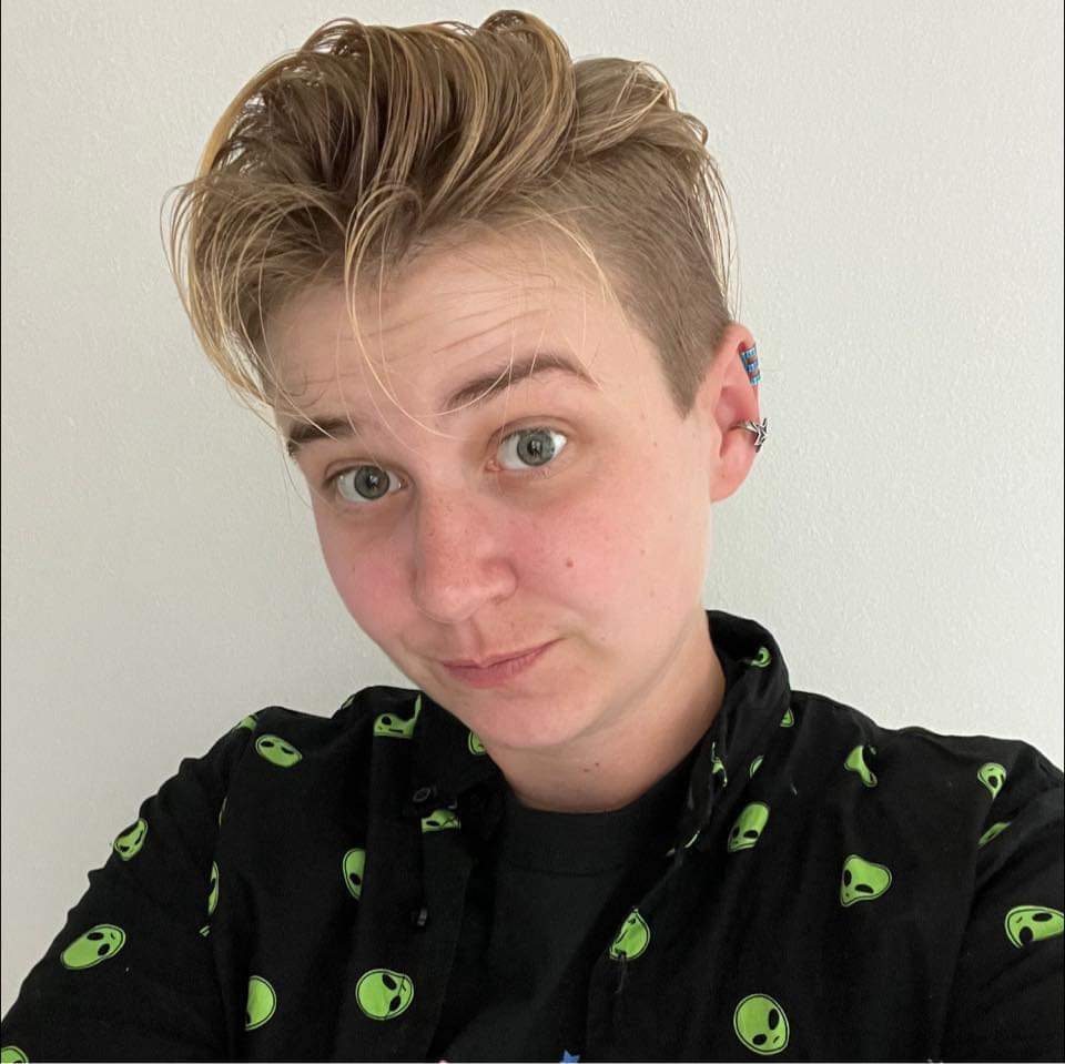 GrayUsagi's tweet photo. Here we go. BEWARE on AJ Riskey, AKA Lolleep Dutch Angel Dragon

TW: racism, telling someone to unalive themselves, bullying

https://t.co/5GI0QQljVh

#furrybeware #furry #furrycommunity #lolleep #dutchangeldragon #beware #racism #bullying #furrytiktok #TikToker #TikToker https://t.co/L26vpjgEo0