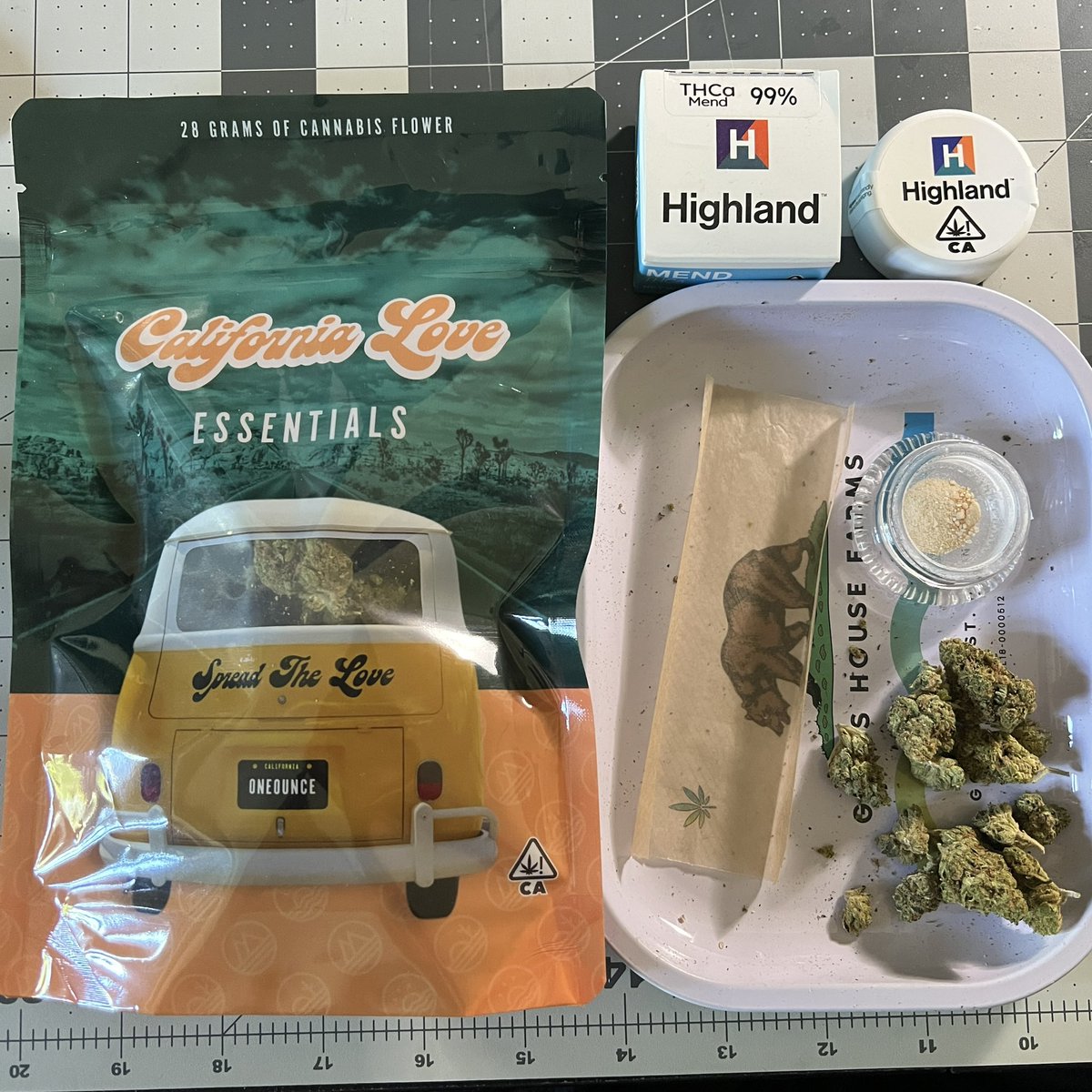 bymjmazzei's tweet photo. Diamond hole for lunch? Indeed! ๐ @NugLifeClub #nuglifeclub https://t.co/u4unuw1zMR