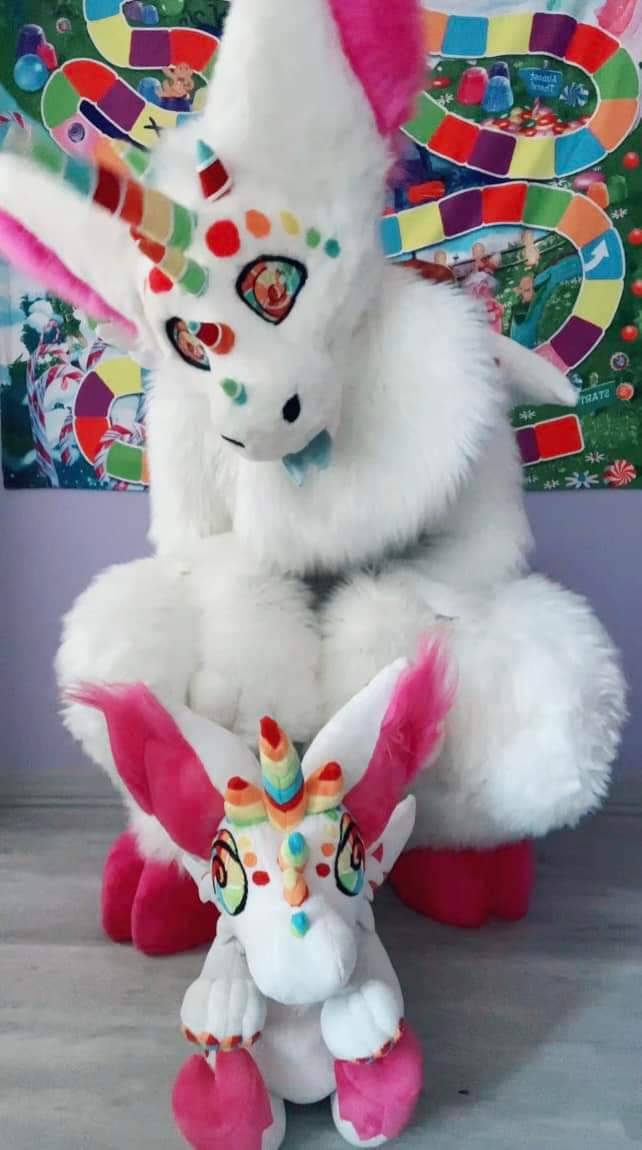 GrayUsagi's tweet photo. Here we go. BEWARE on AJ Riskey, AKA Lolleep Dutch Angel Dragon

TW: racism, telling someone to unalive themselves, bullying

https://t.co/5GI0QQljVh

#furrybeware #furry #furrycommunity #lolleep #dutchangeldragon #beware #racism #bullying #furrytiktok #TikToker #TikToker https://t.co/L26vpjgEo0