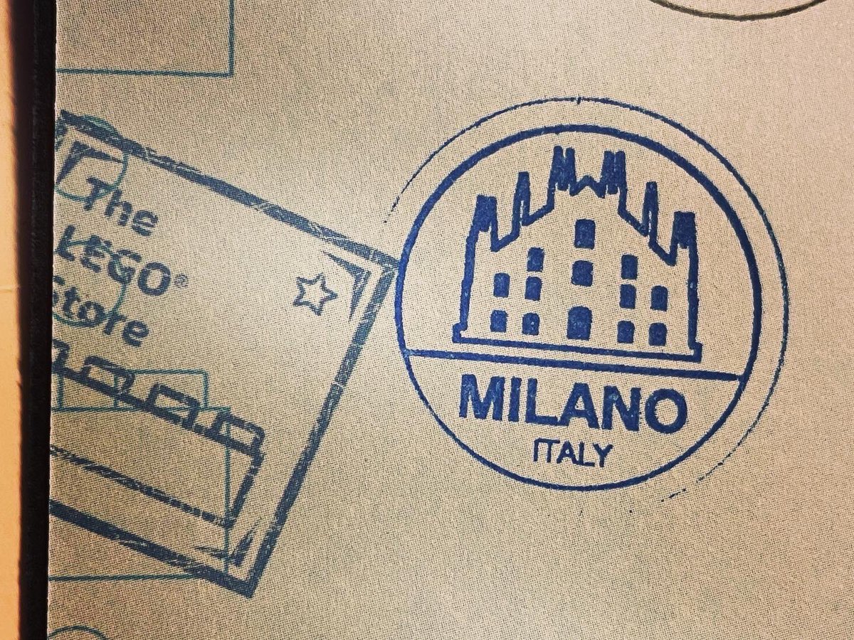 LEGO Store Milan, Passport stamped!!

#lego #milano #italy #everyoneisawesome