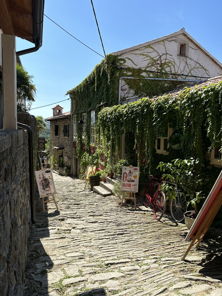 HenningWager's tweet photo. #Hum #vacation #Urlaub #Kroatien #Istrien https://t.co/H9sRK9sMNq