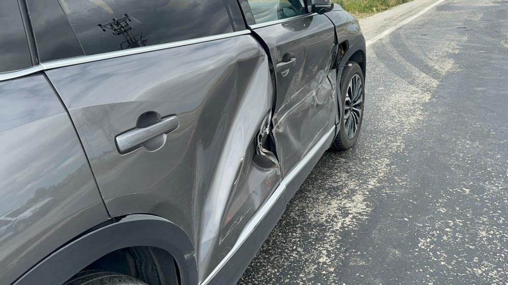bpthaber's tweet photo. 'Patpat' olarak da bilinen bir tarım aracı, Togg'a çarptı. https://t.co/lI0fZKGXmP