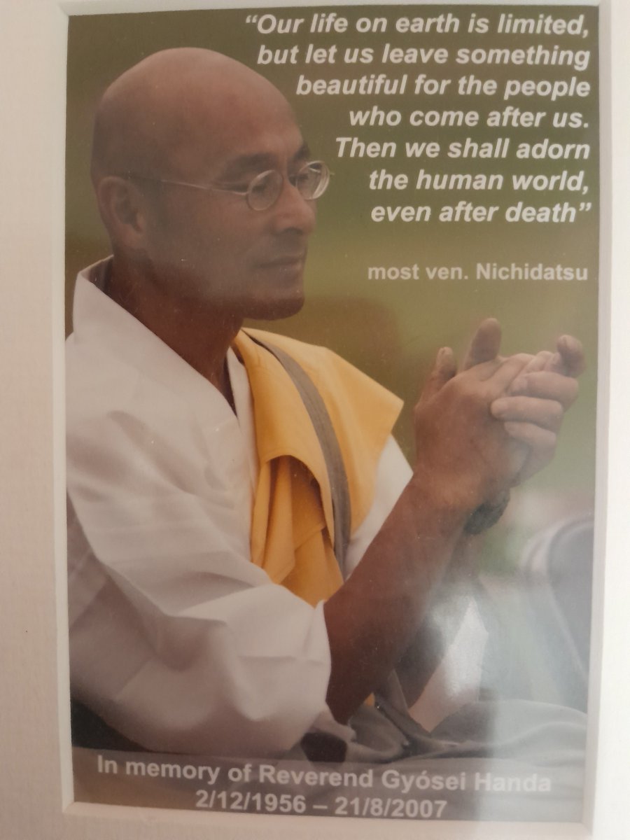 I've been living on StreetsOf #London 4past 7weeks in #solidarity withFriend&amp;Fellow 
#Queensland er/#auspol #JulianAssange! =LargelyAbandoned byOldComrades whoHave ImternallyMigrated *SupportHasComeFromPeople ofFaith *I first met these BuddhistMonks in1996
youtu.be/ZsslPfl3dQY