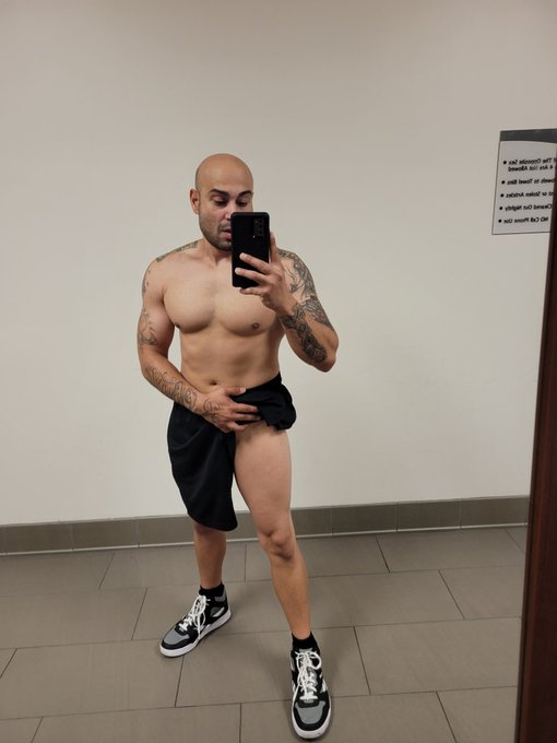 First day working out my legs. Now I need a massage any volunteers #legs #legworkout #gay #Nola #NewOrleans<a href="/tag/gym"class="tags"><span>#gym</span></a><a href="/tag/legs"class="tags"><span>#legs</span></a><a href="/tag/nola"class="tags"><span>#nola</span></a><a href="/tag/neworleans"class="tags"><span>#neworleans</span></a><a href="/tag/gay"class="tags"><span>#gay</span></a><a href="/tag/bbc"class="tags"><span>#bbc</span></a><a href="/tag/legwo"class="tags"><span>#legwo</span></a>