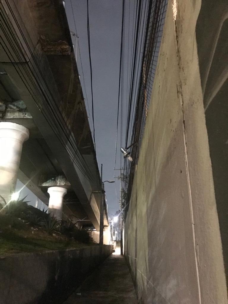 IsraelSimnC's tweet photo. @AlcCuajimalpa @AdrianRubalcava, nos podrían ayudar con luminarias en la colonia el yaqui, es en calle Francisco Villa, al rededor del IEMS Cuajimalpa (bajo puente). ¡Muchas gracias! https://t.co/w9DumwL7dB