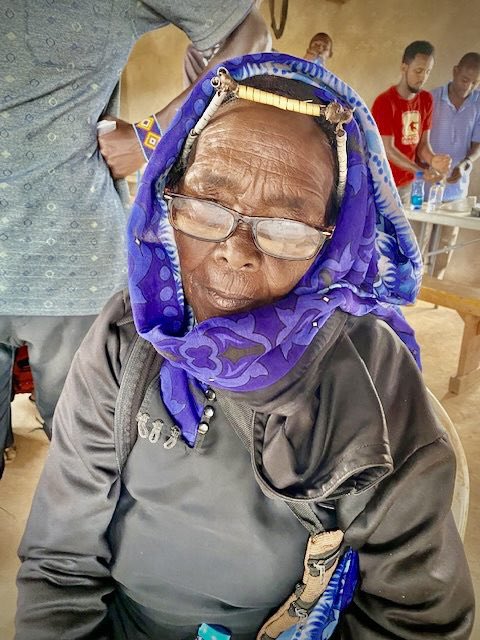 eagleprojects's tweet photo. The Gabra in Kenya number about 145k, with only 3% evangelical believers. Ten years ago, that number was practically nil. After a decade of work with Lifeway, we are making progress among them. (Photo: The wooden brace on this woman’s head designates that she is married) https://t.co/D58xqt1QnL