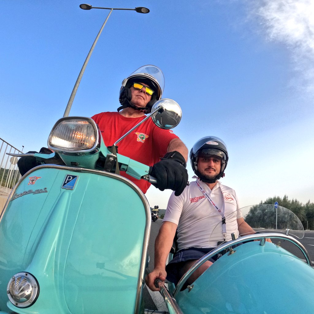 TurismoenVespa's tweet image. Aventura en #sidecar #vespa