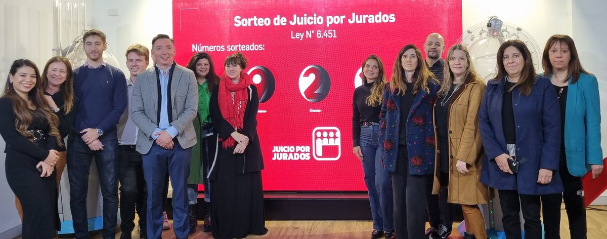 ⚖️ Hoy se sortearon los últimos 3 dígitos del Nro. de DNI para conformar el padrón de potenciales jurados para el año 2024. Los números que salieron fueron 921 🙌
 #JusticiaDeLaCiudad #MásCercaTuyo
