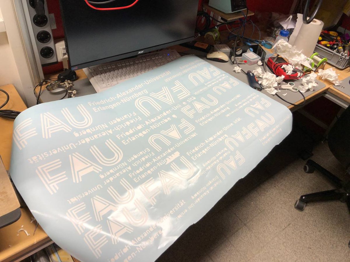#ThingsHappening im fablab.fau.de
Heute:
Aufkleber mit Logo für unseren Uni-Präsidenten <a href="/Hornegger/">Joachim Hornegger</a> 
Gleich mal mehr machen für auch andere Dienstwägen :D

<a href="/UniFAU/">FAU Erlangen-Nbg</a>
