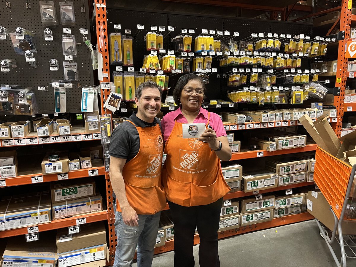 Brenda silver status award.
Great job Brenda!
Thank you for all you do!