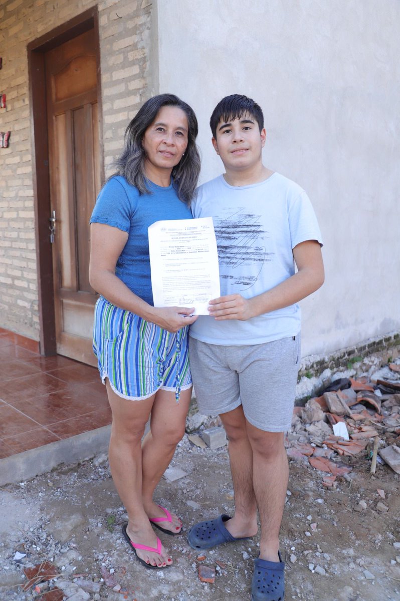 muvhpy's tweet photo. ✅“Gracias a este proyecto cambió mi espíritu, mi autoestima, y puedo recibir a la gente en mi casa, que es mi orgullo”.
🤗Cuenta Gladys Ríos, beneficiaria de #AMABID, quien vive con su hijo en el barrio San Luis de MRA.
👉🏻Testimonio completo 🔗https://t.co/PkbLETkGAI https://t.co/gUfpp7JQN1