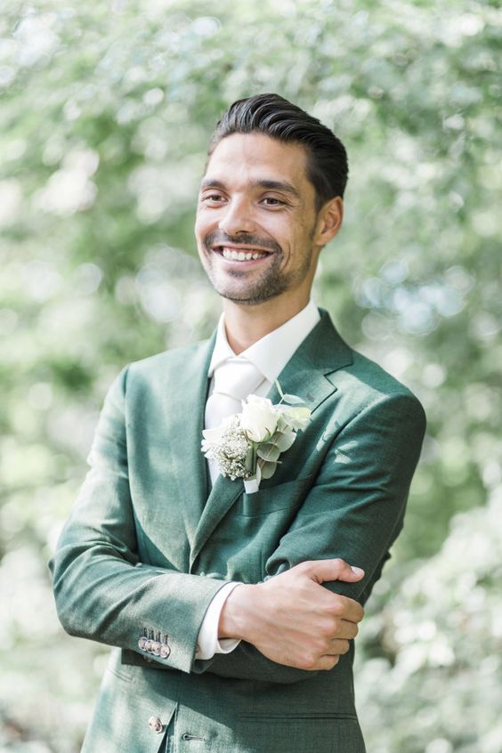 FianceeBodas's tweet photo. Sin duda, el color verde, en todas sus gamas, es el color tendencia de la temporada para llevar en trajes de ceremonia, novios, padrinos, invitados, ¡chequen estas ideas! https://t.co/hUl14Wmi8N