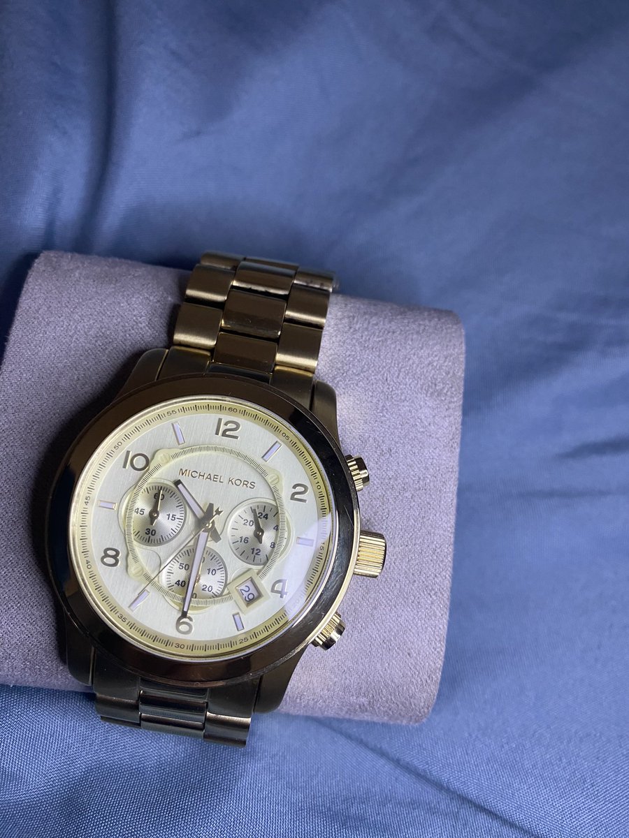 dylonhalina32's tweet photo. Michael Kors you never failed me when it come to watche’s brand 💕 #collection #MichaelKors https://t.co/Xd97TLvIr5